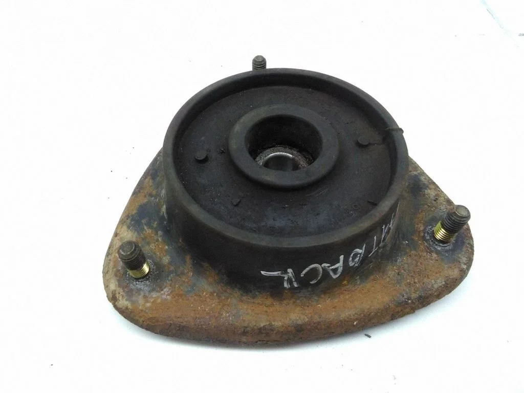 Front upper strut mount – Subaru Outback (1999-2003)