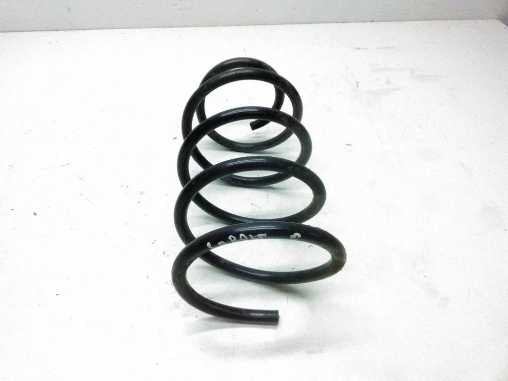 Front coil spring – Toyota Matrix (E130) (2001-2008)