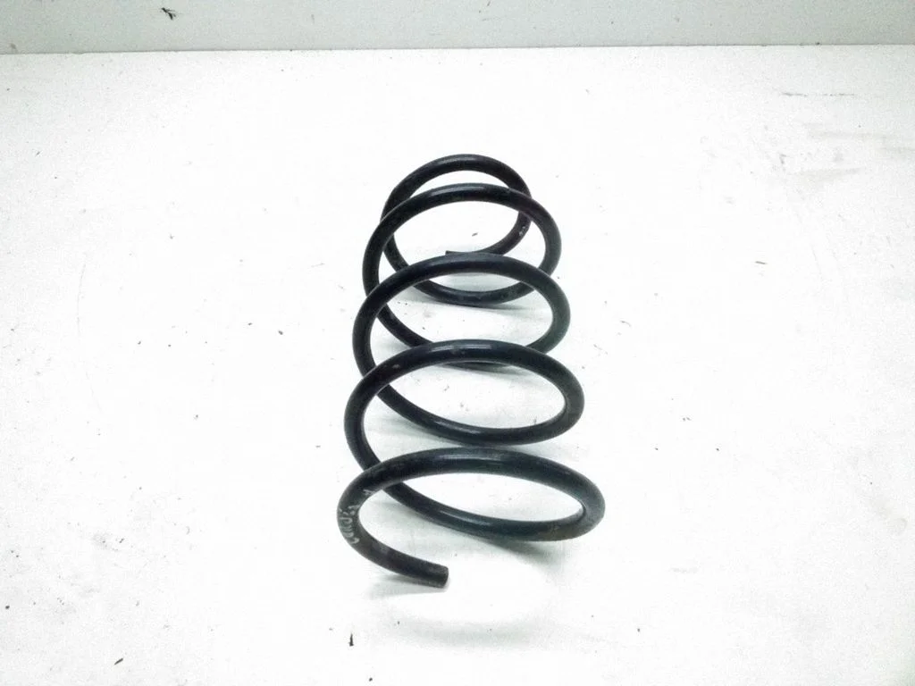 Front coil spring – Toyota Matrix (E130) (2001-2008)