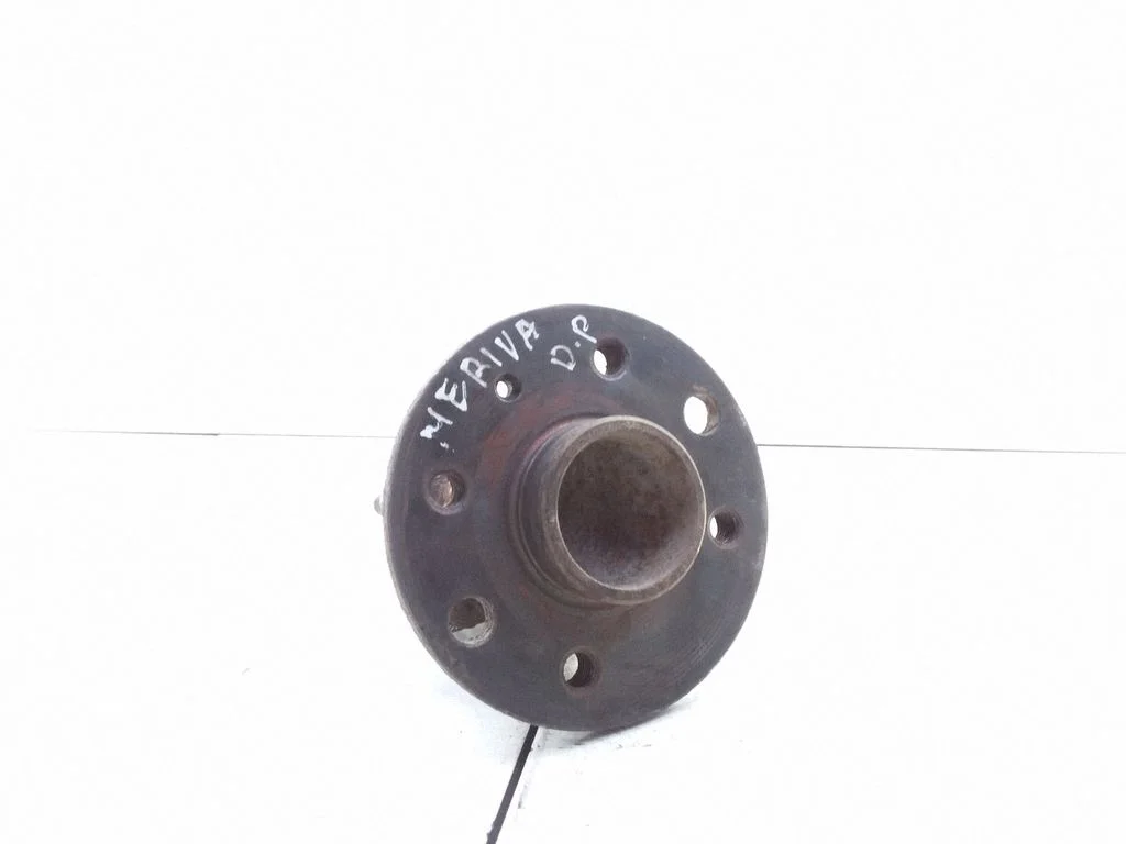 Front wheel hub – front right