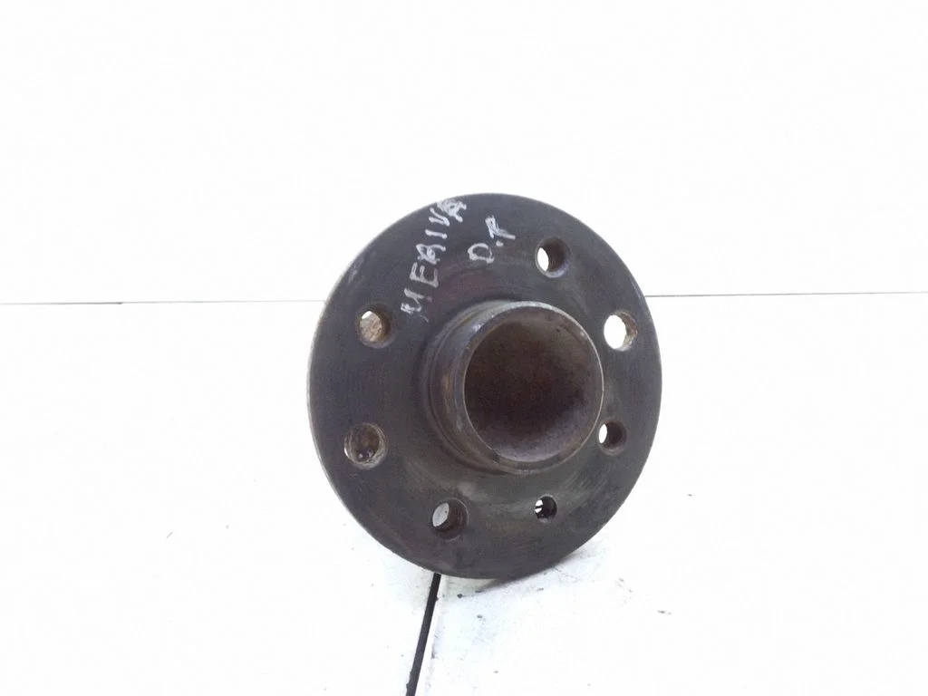 Front wheel hub – front right