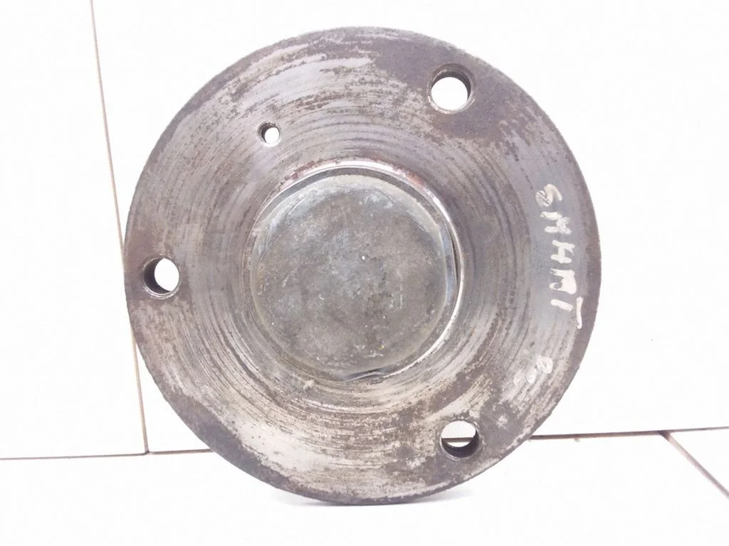 Front wheel hub