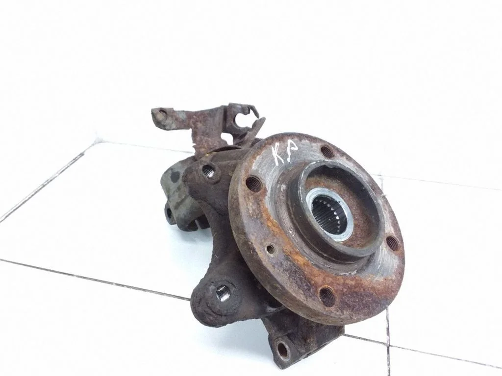 Front wheel hub – left