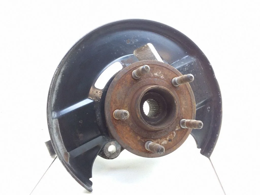 Front wheel hub – left