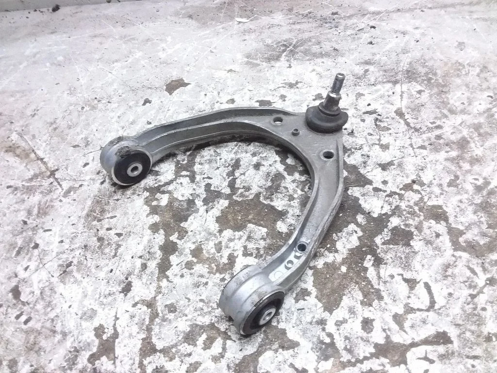 Front lower control arm/wishbone – Volkswagen Touareg I (2002-2010)