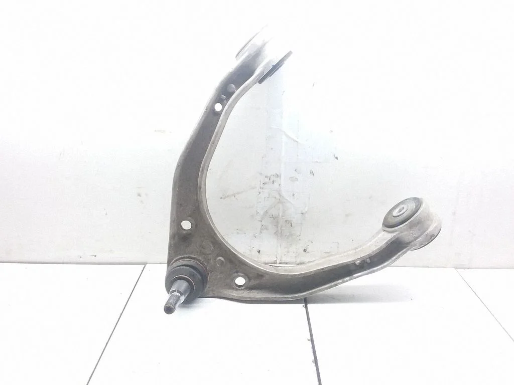 Front lower control arm/wishbone – Volkswagen Touareg I (2002-2010)