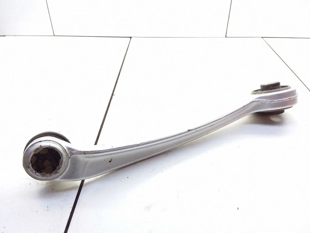 Front lower control arm/wishbone 9937673