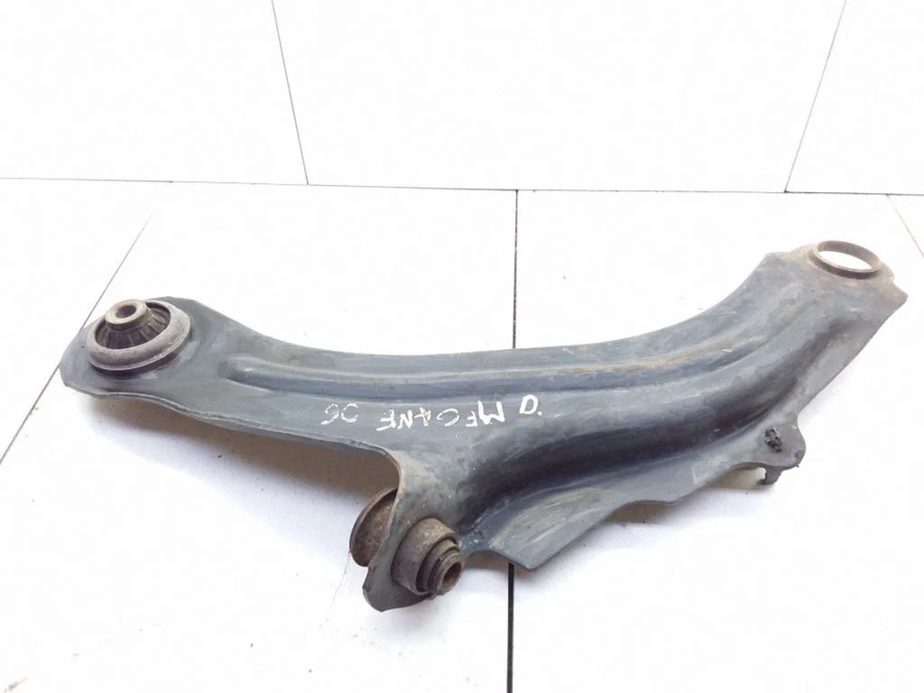 Front lower control arm/wishbone – Renault Megane II (2006-2008)