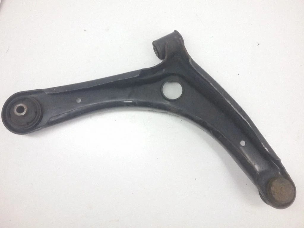 Front lower control arm/wishbone 051052844D