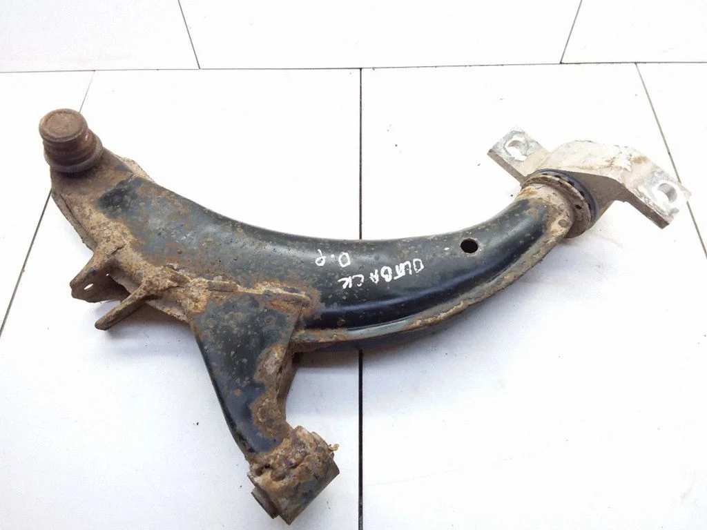 Front lower control arm/wishbone – right