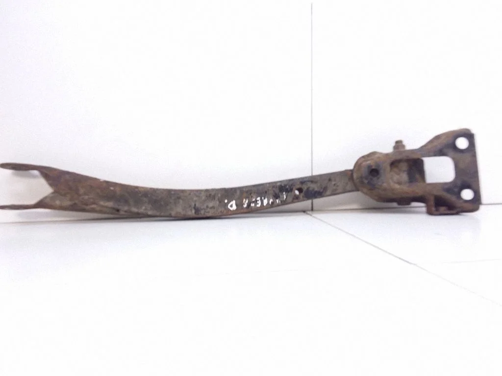Front lower control arm/wishbone – Subaru Impreza I (1993-2000)