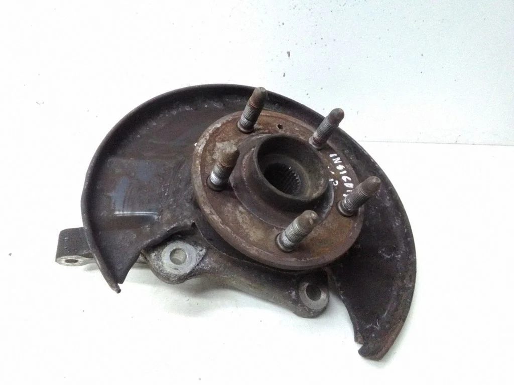 Front wheel hub – left