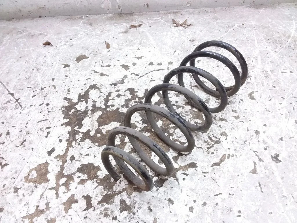 Rear coil spring – KIA Sorento (2002-2009)