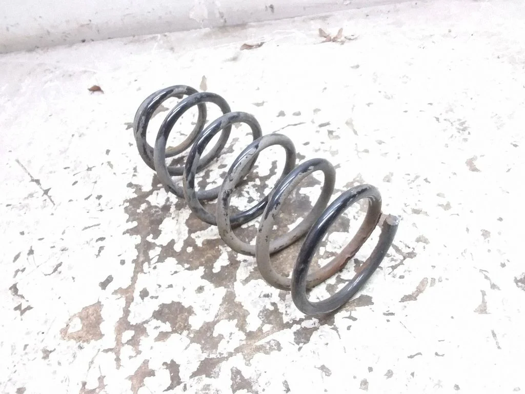 Rear coil spring – KIA Sorento (2002-2009)