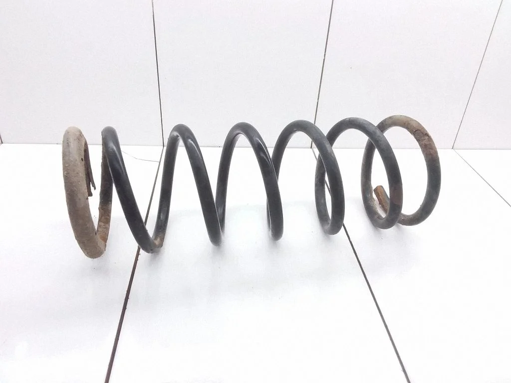 Rear coil spring – right