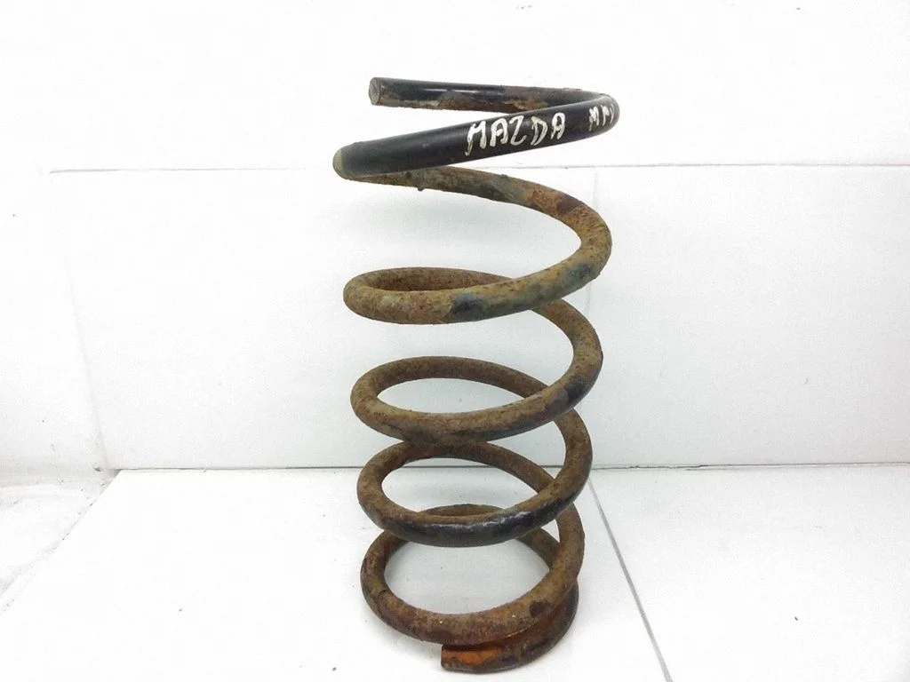 Rear coil spring – Mazda MPV II LW (1999-2007)