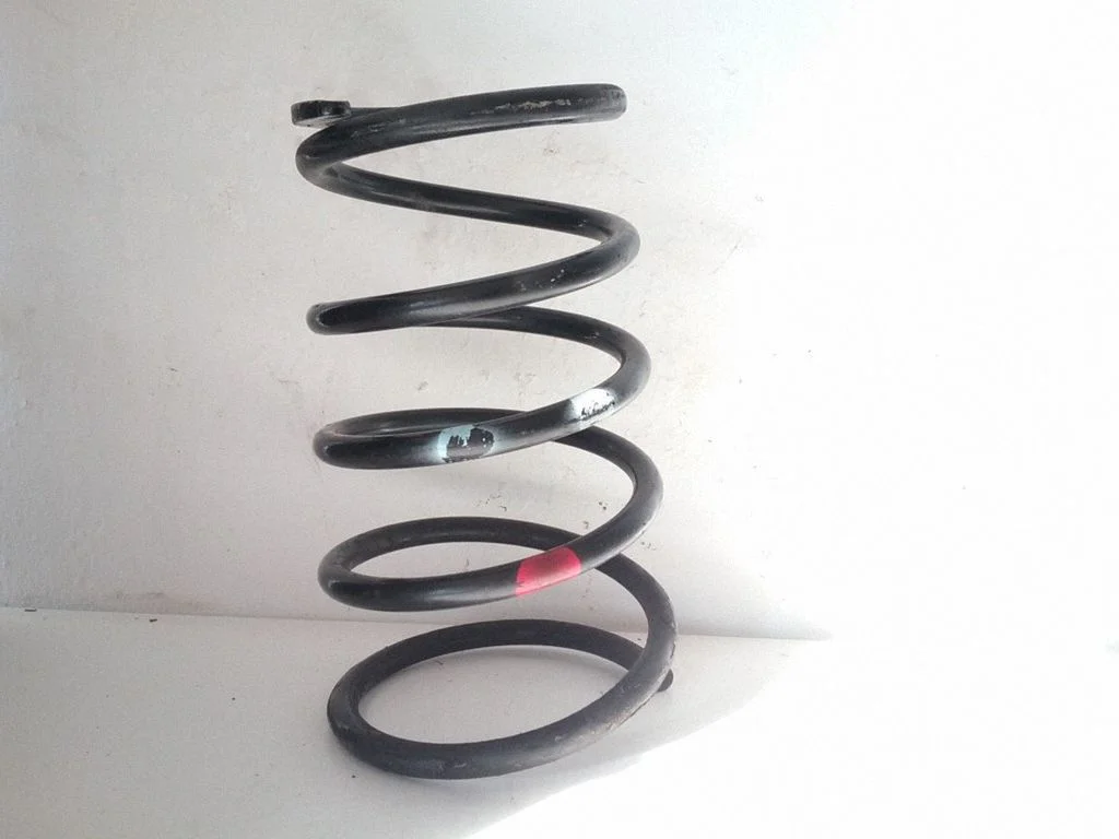 Rear coil spring – Nissan X-Trail T30 (2001-2007)