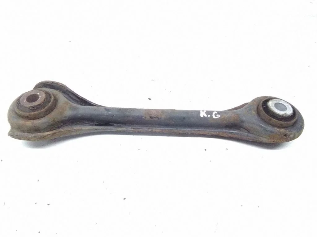 Rear control arm – left
