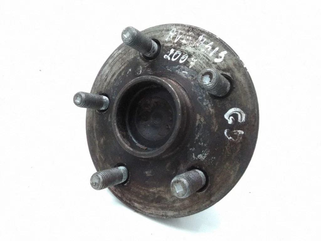 Rear wheel hub – right
