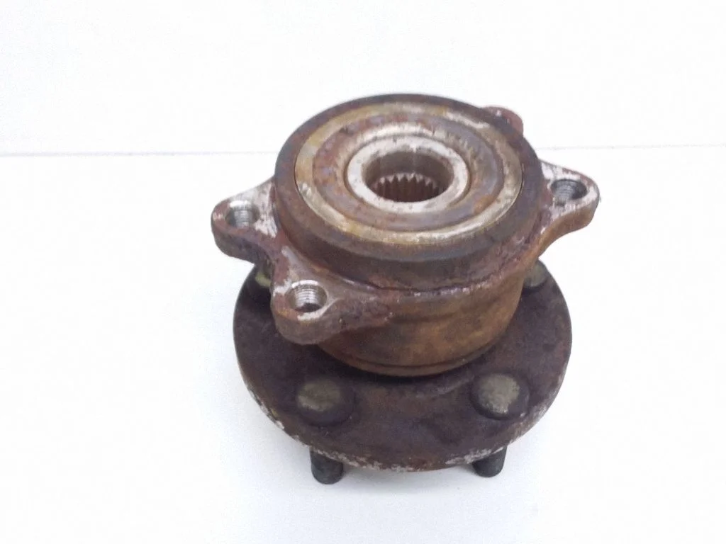 Rear wheel hub – Subaru Outback (1999-2003)