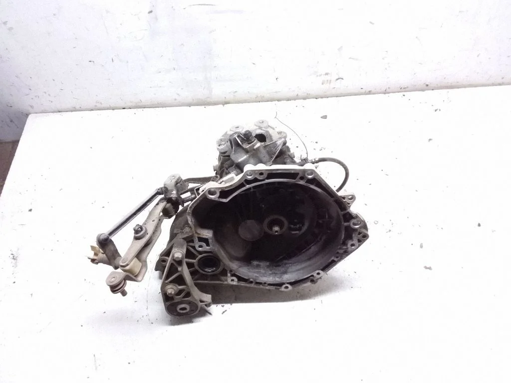 Manual 5 speed gearbox 90400206