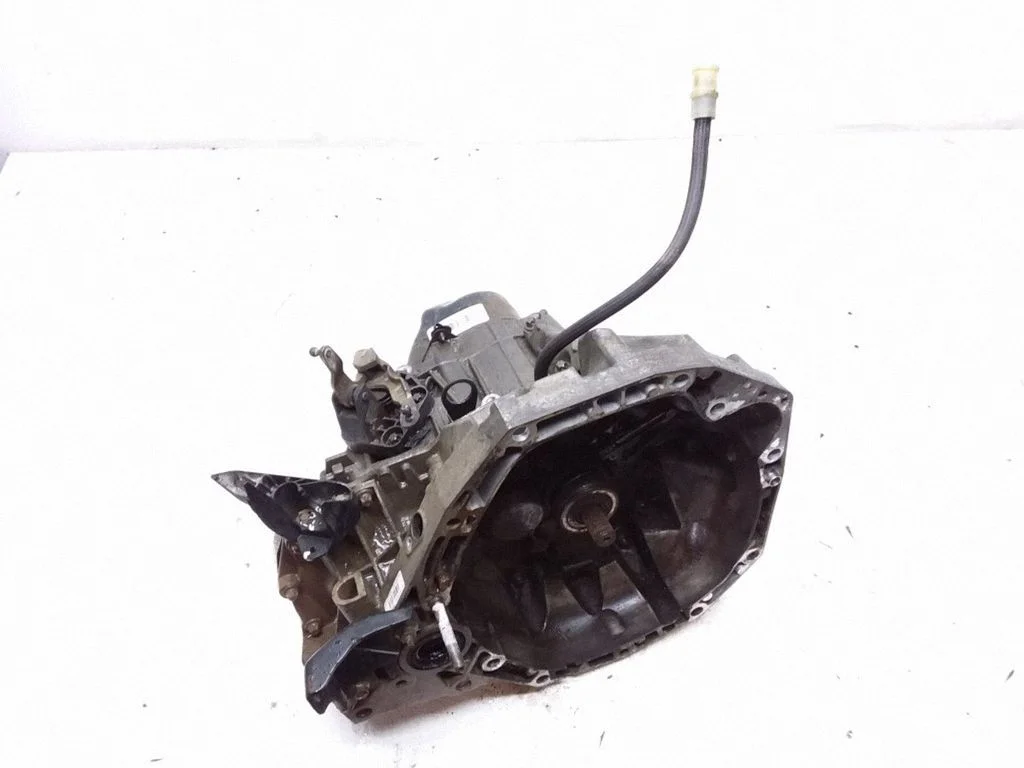 Manual 5 speed gearbox 8200459875