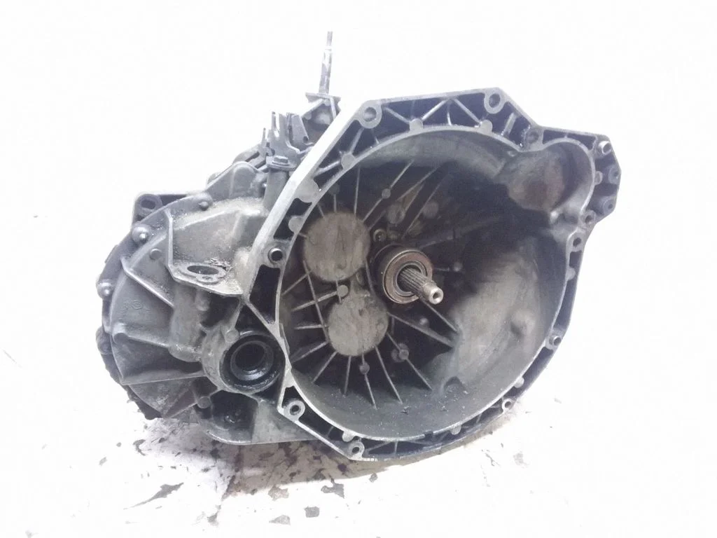 Manual 5 speed gearbox 8200408995