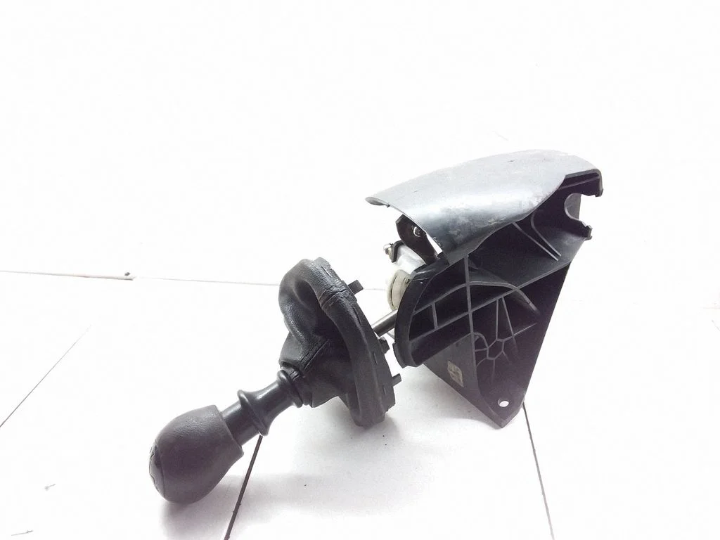 Gear selector mechanism