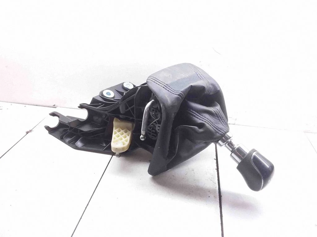 Gear selector mechanism BK3R7C453MBC