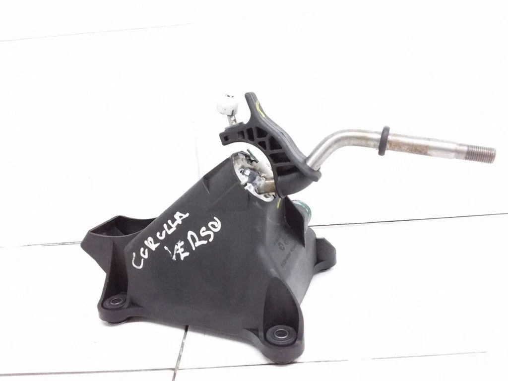 Gear selector mechanism 112101680