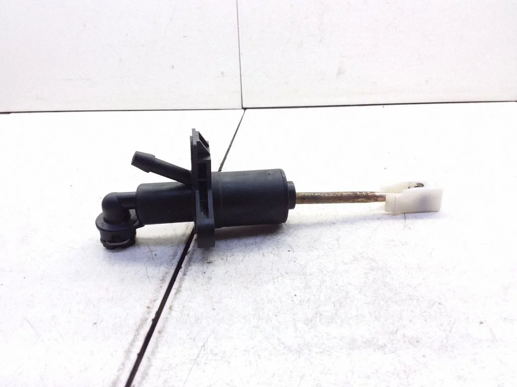 Clutch slave cylinder – Skoda Octavia Mk1 (1U) (1996-2004)