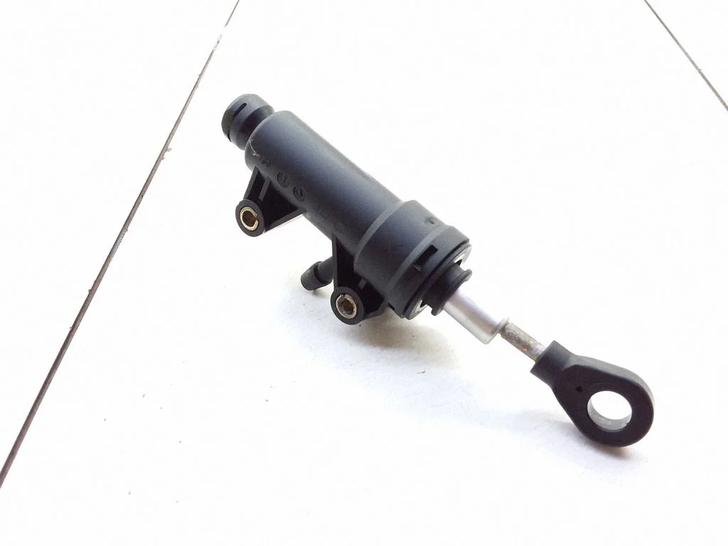 Clutch slave cylinder
