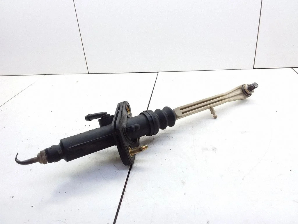 Clutch slave cylinder – Volvo S70 V70 V70 XC (1997-2000)