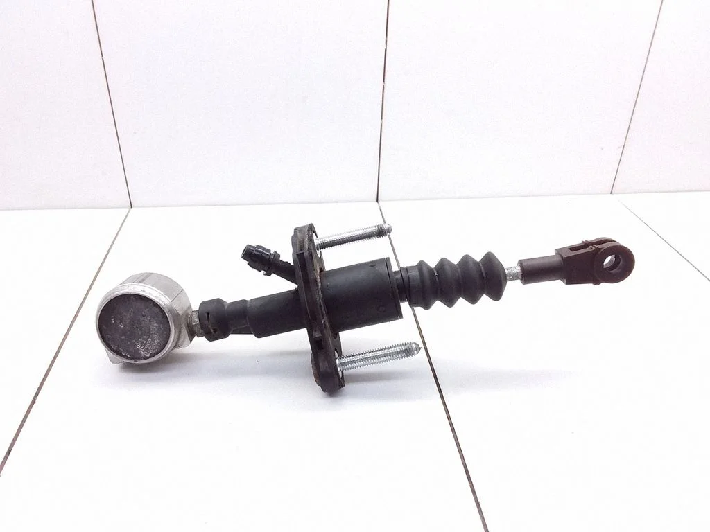 Clutch slave cylinder – Opel Zafira B (2005-2014)
