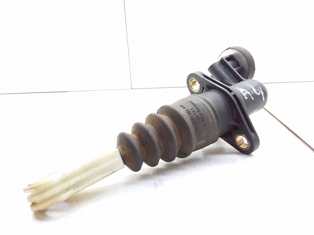 Clutch slave cylinder – Volkswagen Passat B5.5 (2001-2005)
