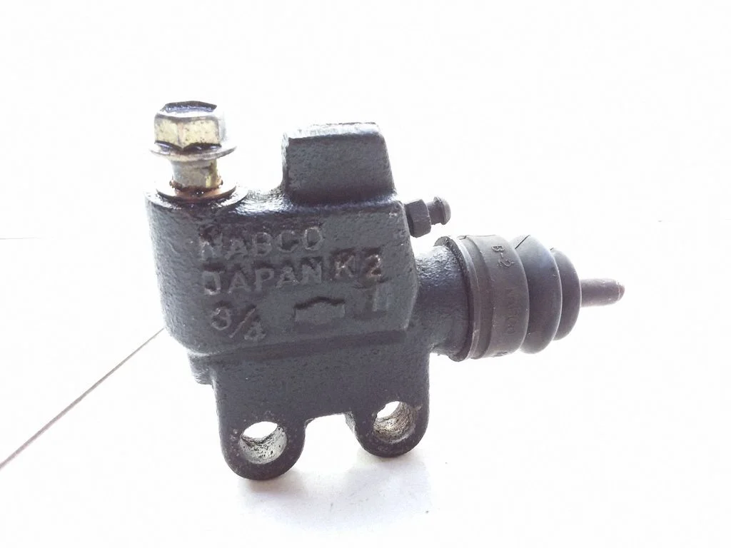 Clutch slave cylinder – Nissan Almera N16 (2000-2010)