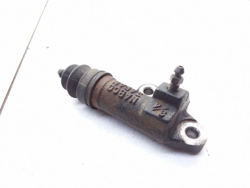 Clutch slave cylinder
