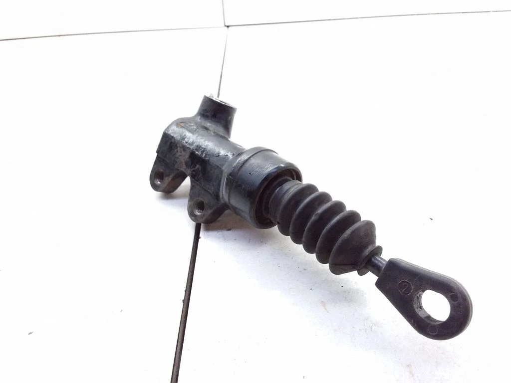 Clutch slave cylinder – Volkswagen Transporter - Caravelle T4 (1991-2003)