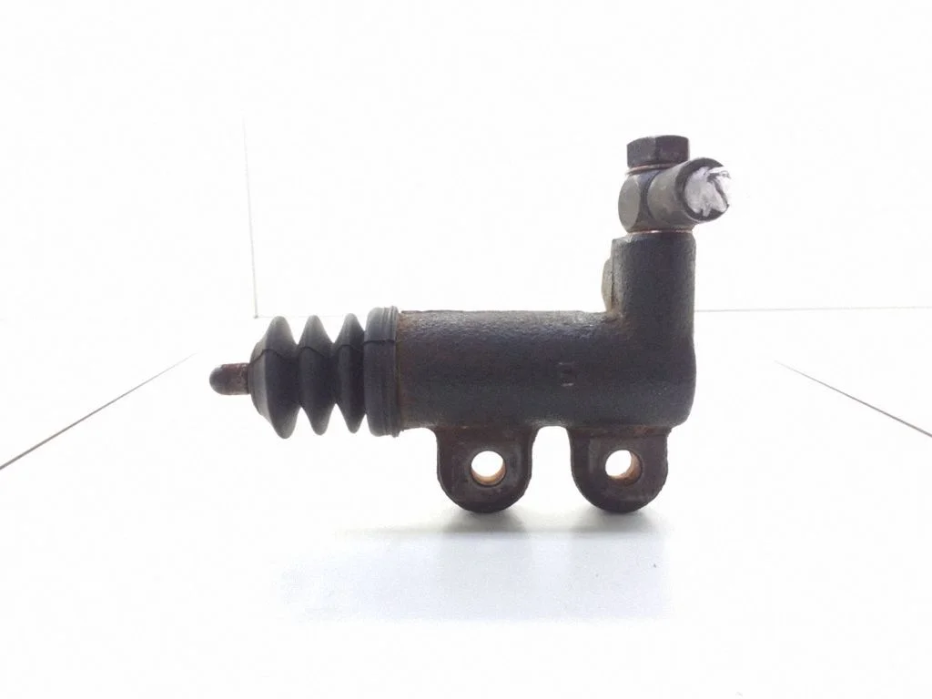 Clutch slave cylinder – Volvo S40, V40 (1995-2004)
