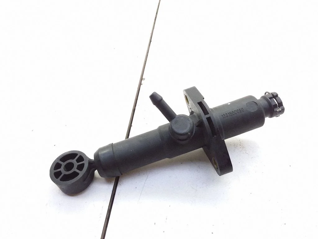 Clutch slave cylinder – Fiat Ducato (2002-2006)
