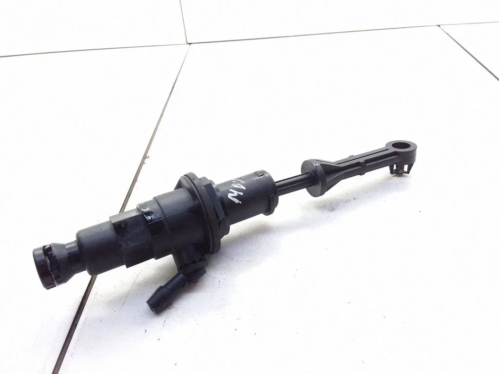 Clutch slave cylinder – Opel Movano A (1998-2010)
