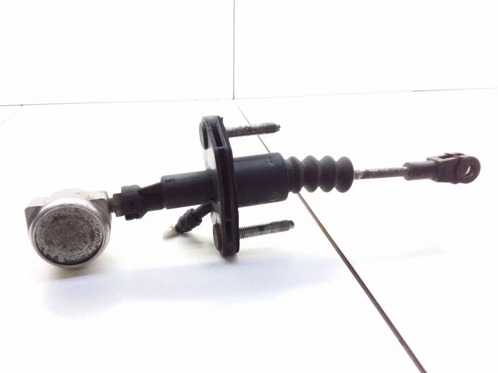Clutch slave cylinder – Opel Astra H (2004-2012)