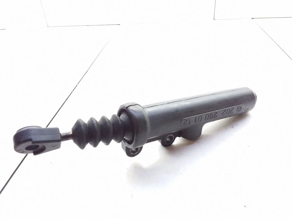 Clutch slave cylinder – Mercedes-Benz C-Class AMG W202 (1993-2000)