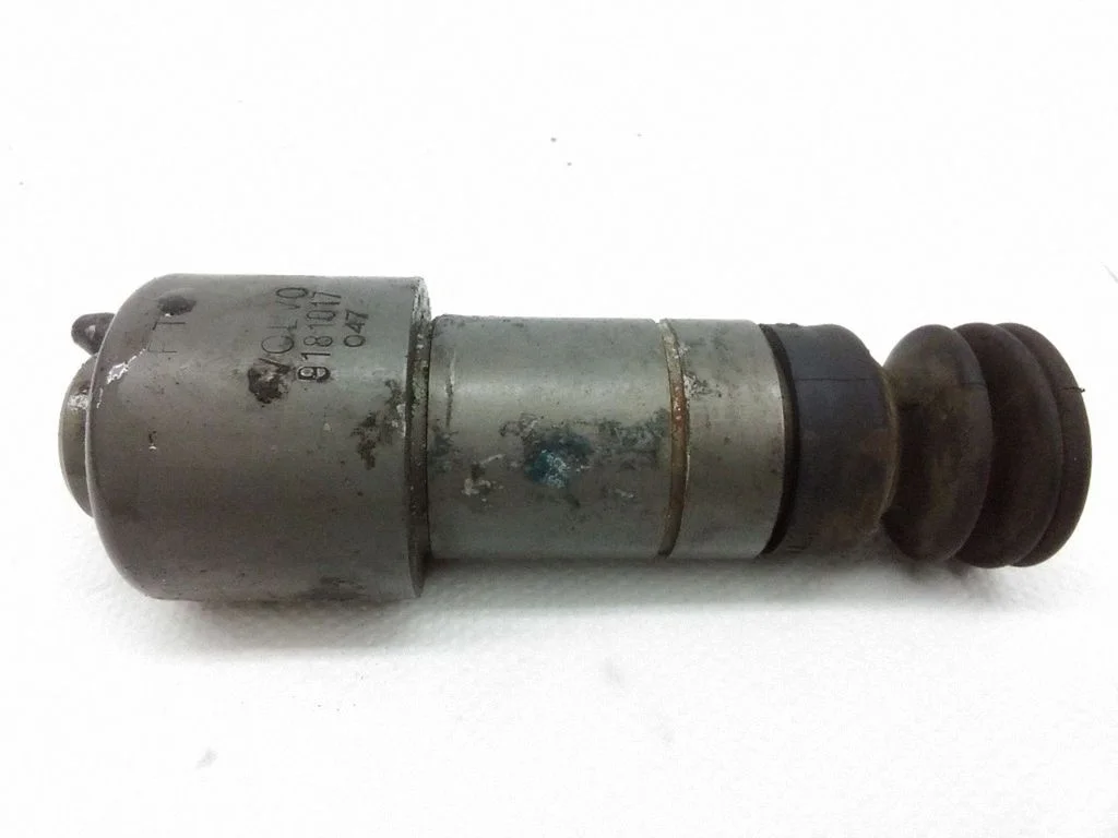 Clutch slave cylinder – Volvo S70 V70 V70 XC (1997-2000)
