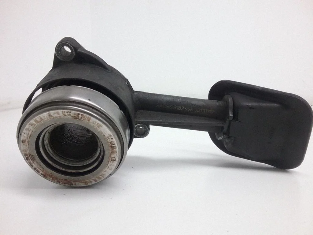 Clutch slave cylinder – Ford Focus (1998-2004)