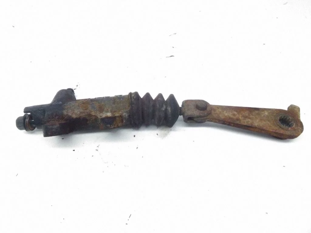 Clutch slave cylinder – Hyundai Santa Fe (2000-2006)