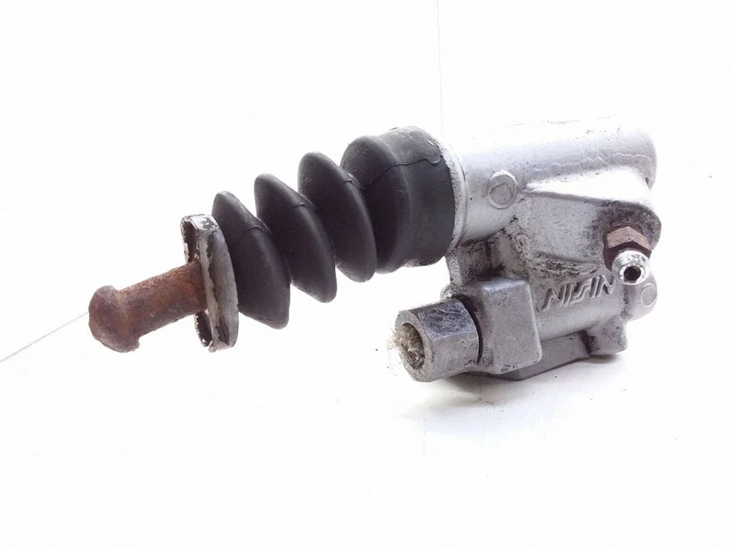 Clutch slave cylinder – Honda CR-V (2002-2006)