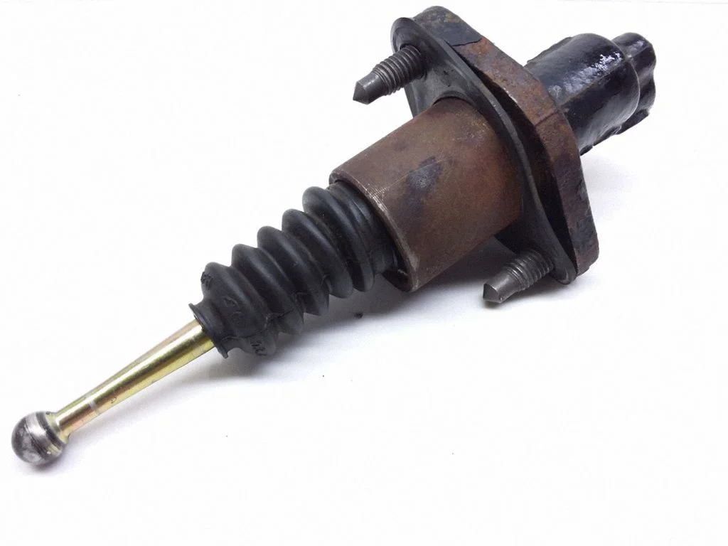 Clutch slave cylinder – Volkswagen Transporter - Caravelle T4 (1991-2003)