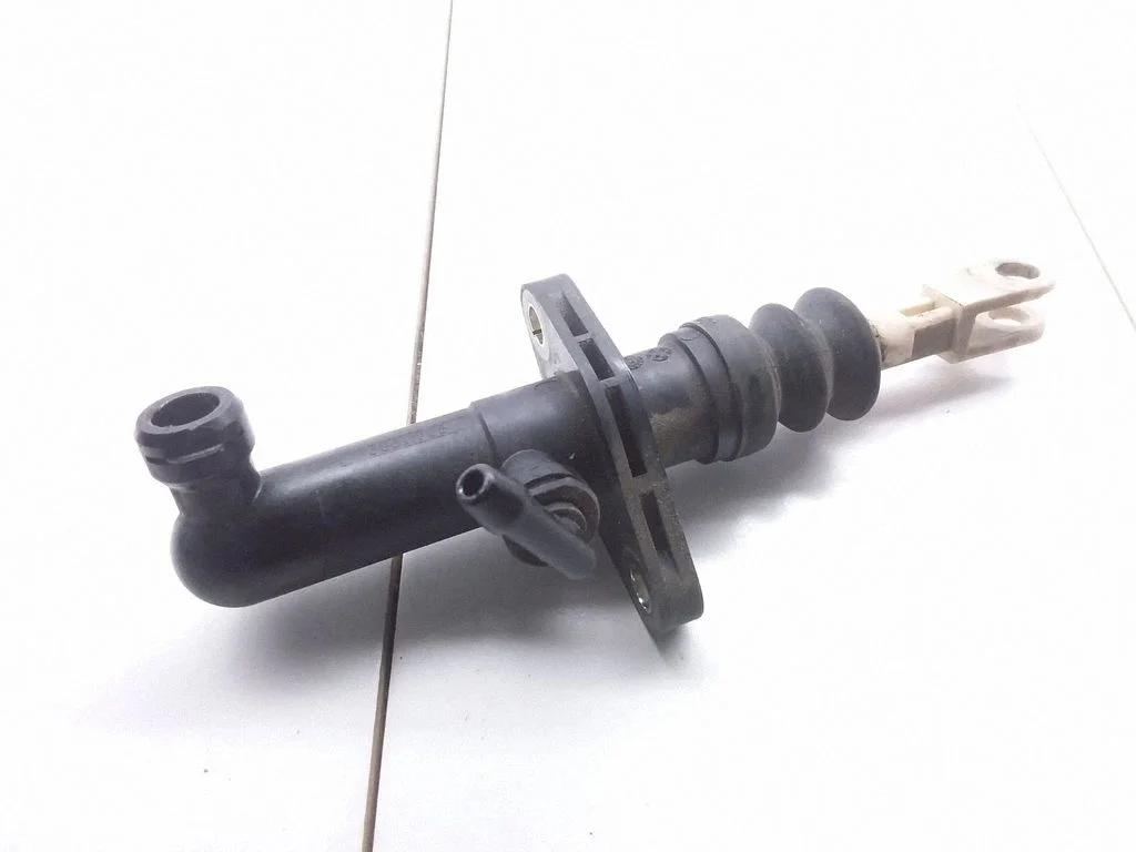 Clutch master cylinder 30611705