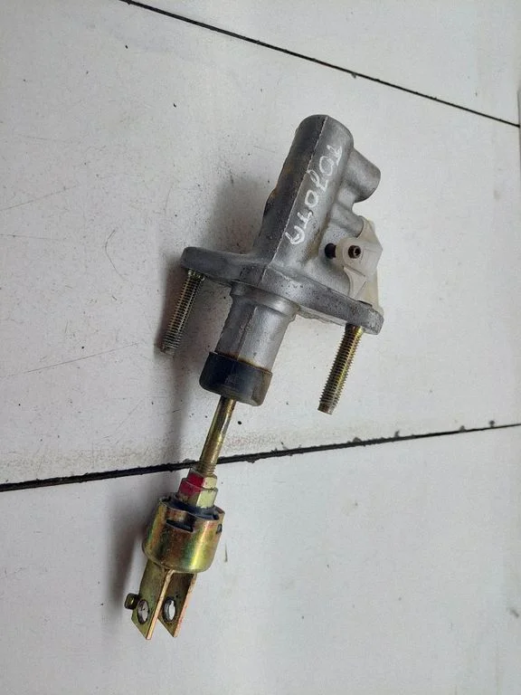 Siduri peasilinder – Toyota Corolla Verso E121 (2001-2004)